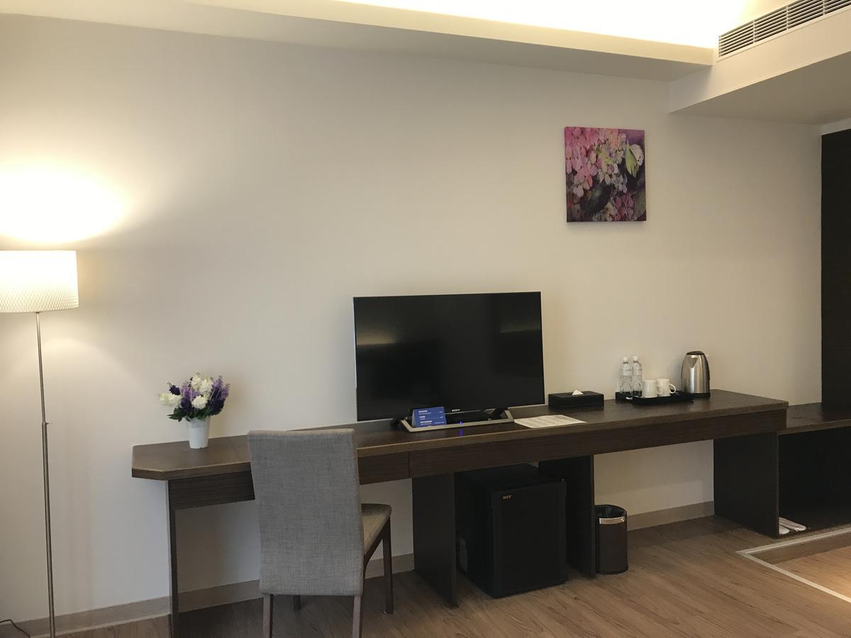晨光飯店 Hotel Чиай Сити Екстериор снимка